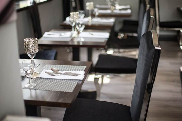 Dining 82 of 133