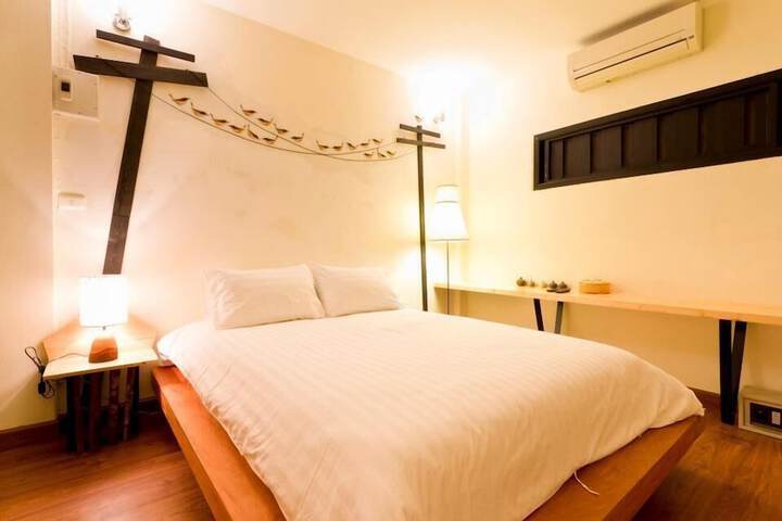 Room 12 of 24