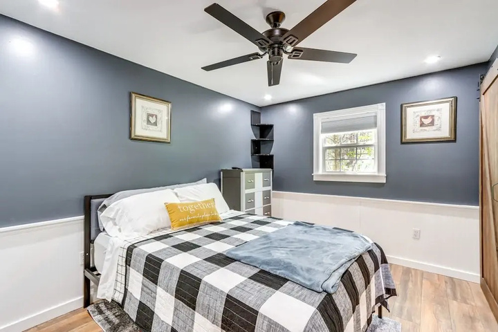 Room 2 of 18