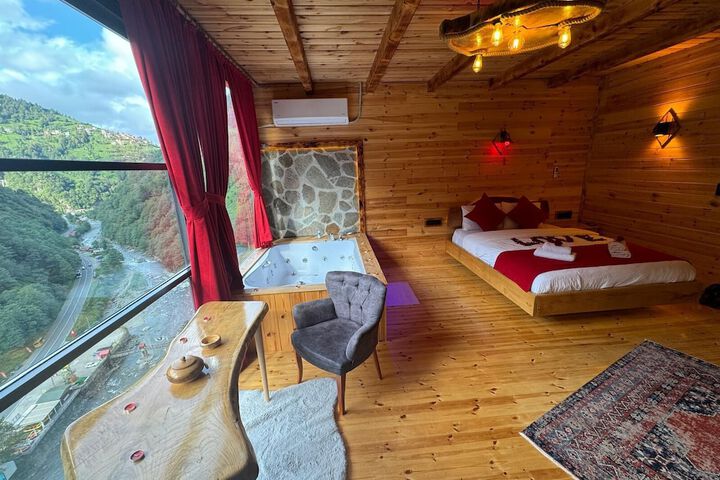 Room 5 of 12