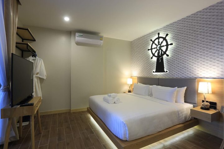 Room 25 of 201