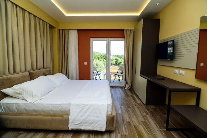Room 8 of 20