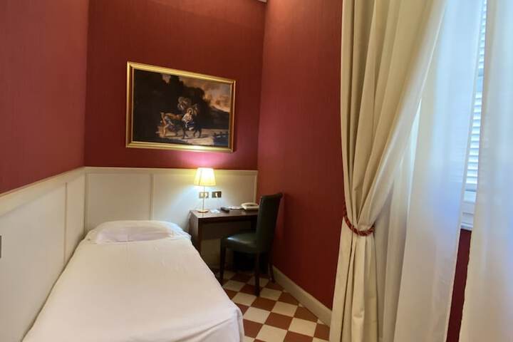 Room 19 of 180