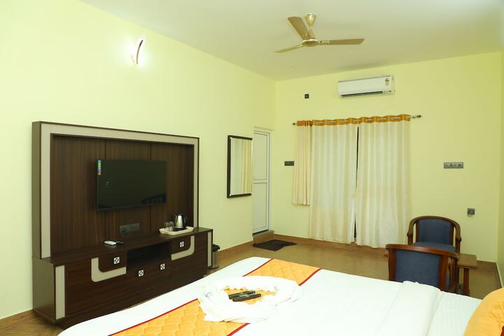 Room 32 of 57