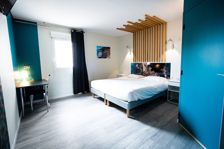 Room 10 of 48