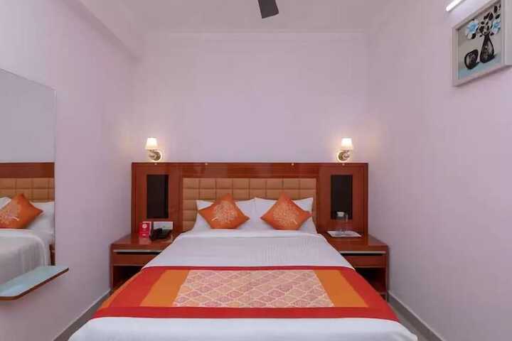 Room 13 of 21