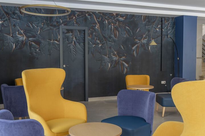 Entrance & Lobby