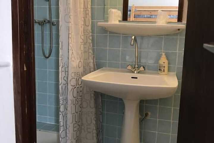 Room 15 of 24