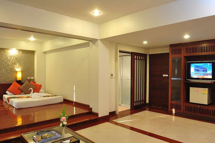 Room 12 of 34