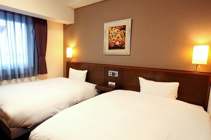 Room 15 of 32