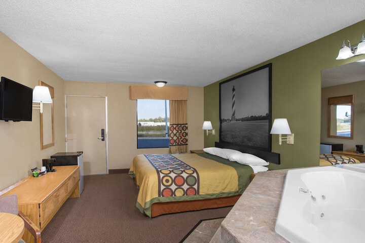 1 King Bed (2 of 5)