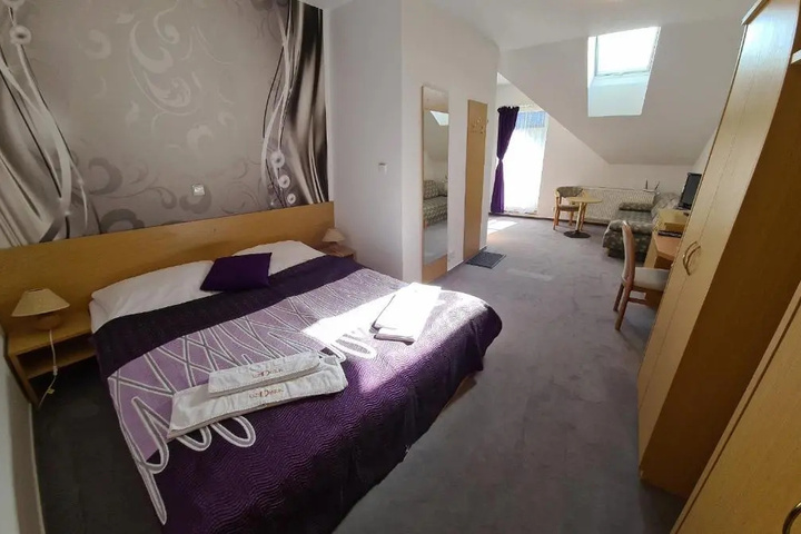 Room 2 of 8