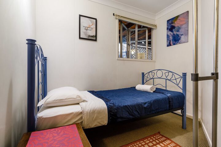 Room 16 of 37