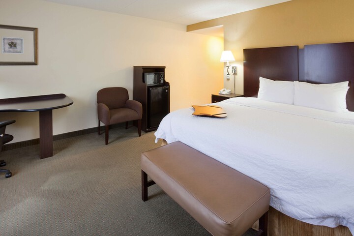 1 King Bed (9 of 22)