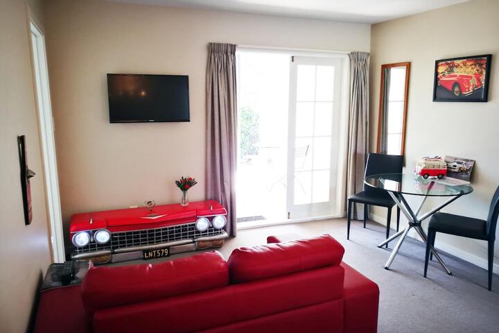Room 33 of 65