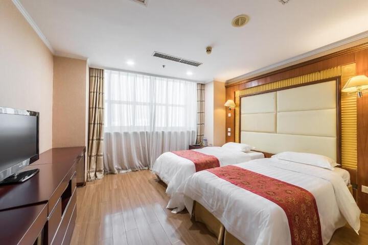 Room 26 of 60