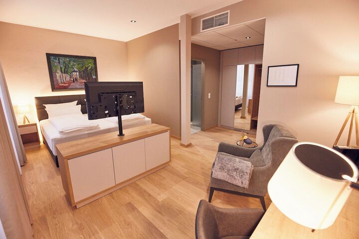 Room 17 of 48