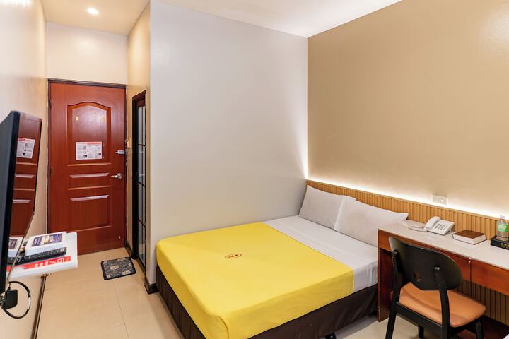 Room 18 of 21