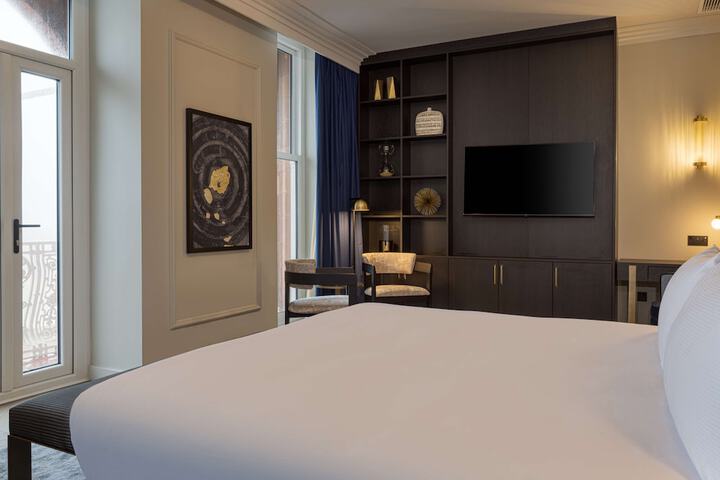 Room 45 of 182