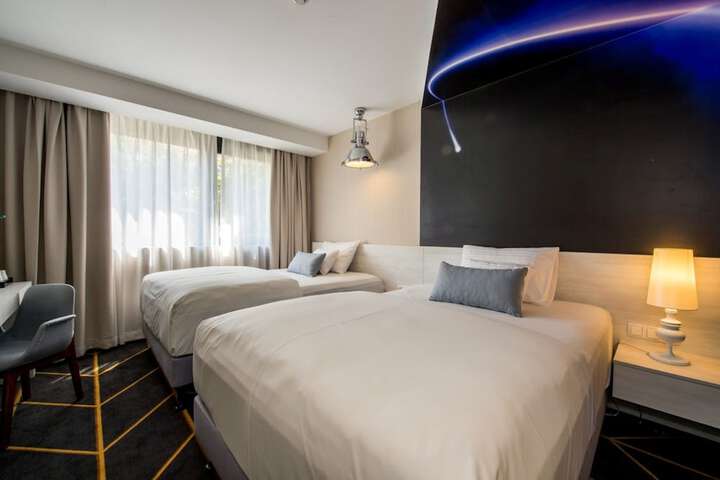 Room 4 of 38