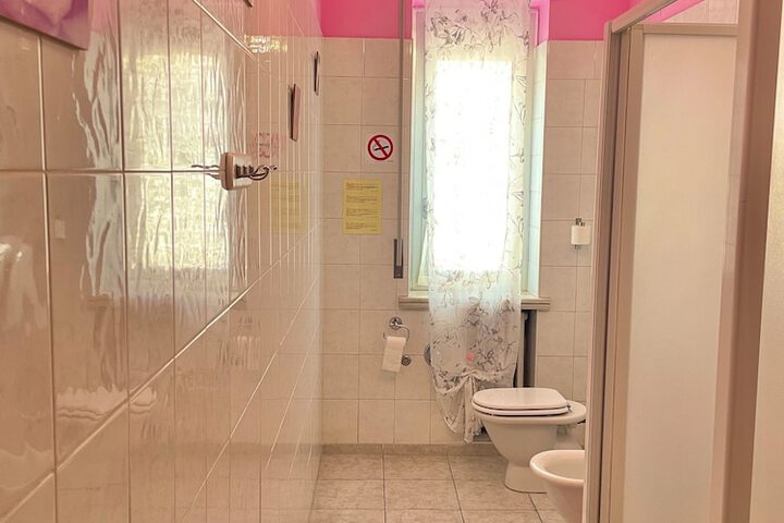 Room 127 of 140