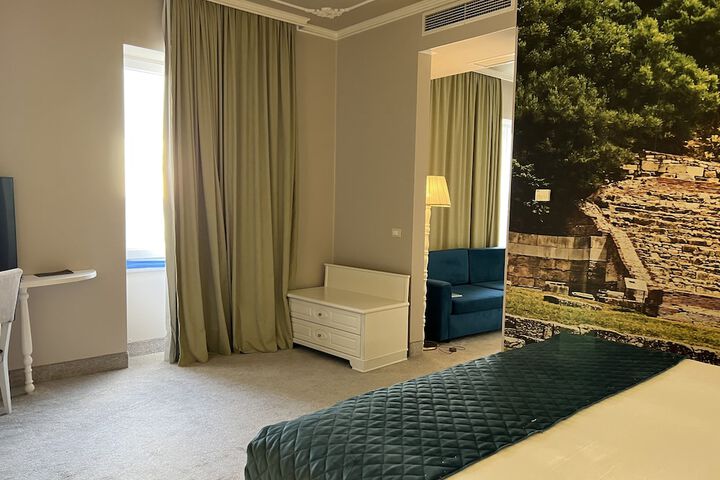 Room 37 of 164