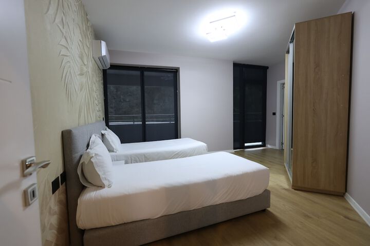 Room 26 of 136