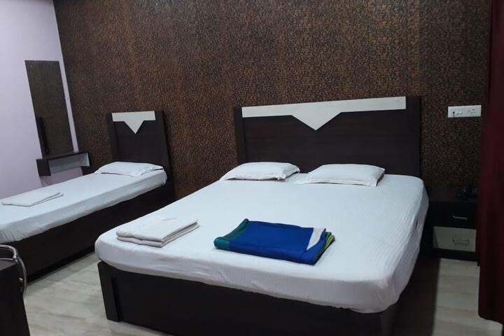 Room 4 of 15
