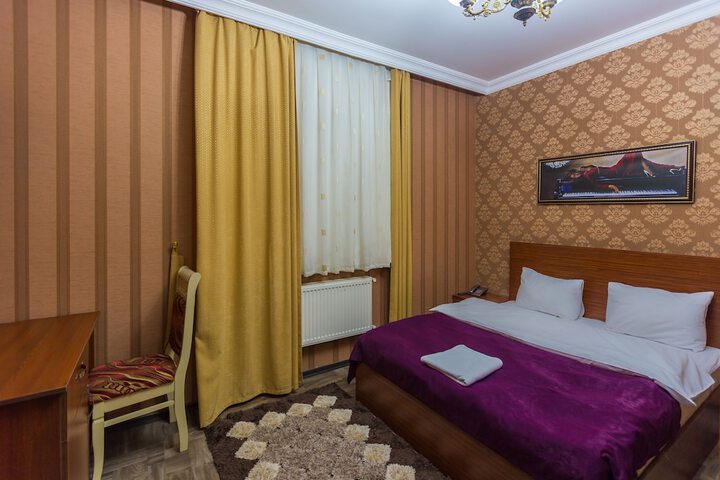 Room 10 of 45