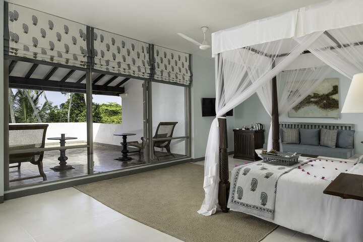 Room 25 of 74