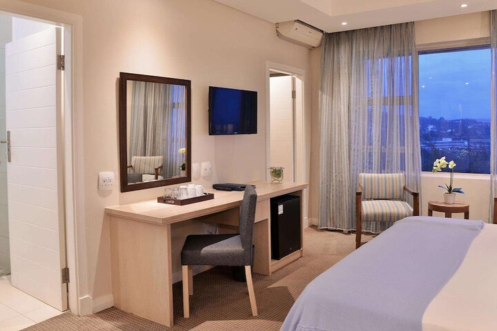 Room 26 of 203