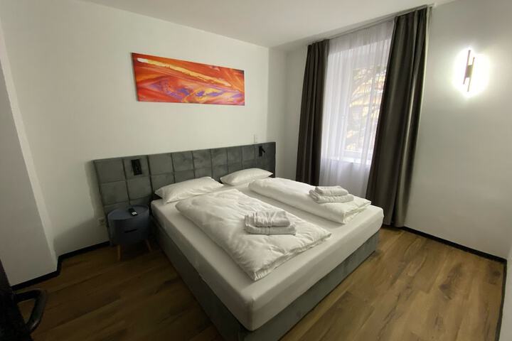 Room 5 of 26