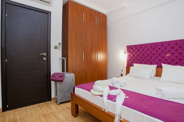 Room 12 of 132