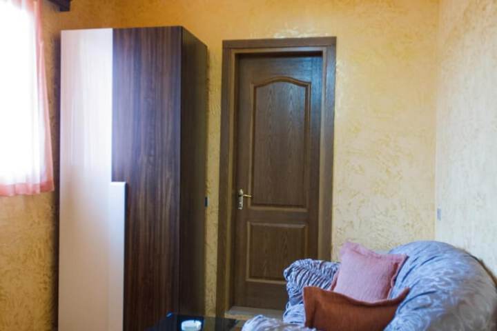 Room 7 of 46
