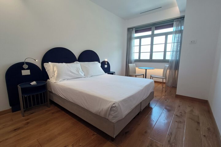 Room 50 of 111