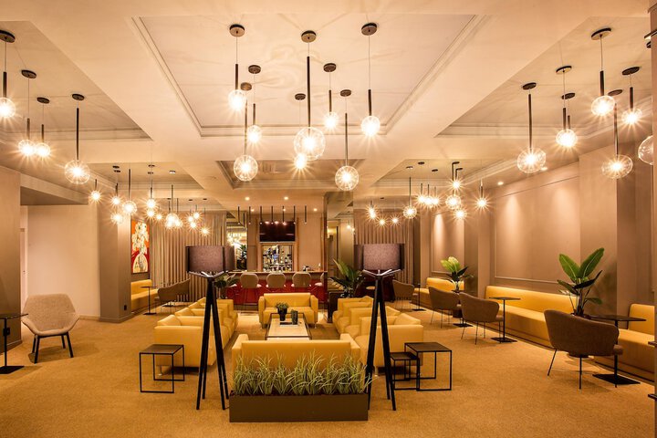 Entrance & Lobby