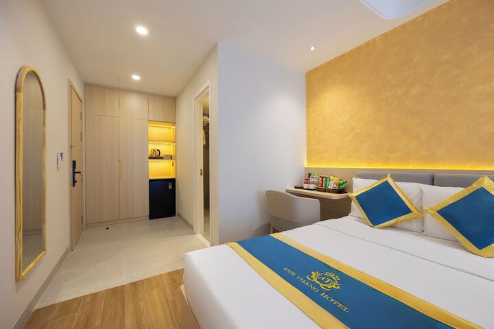Room 9 of 50
