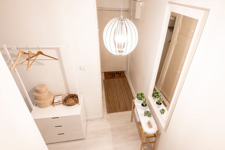 Room 8 of 19