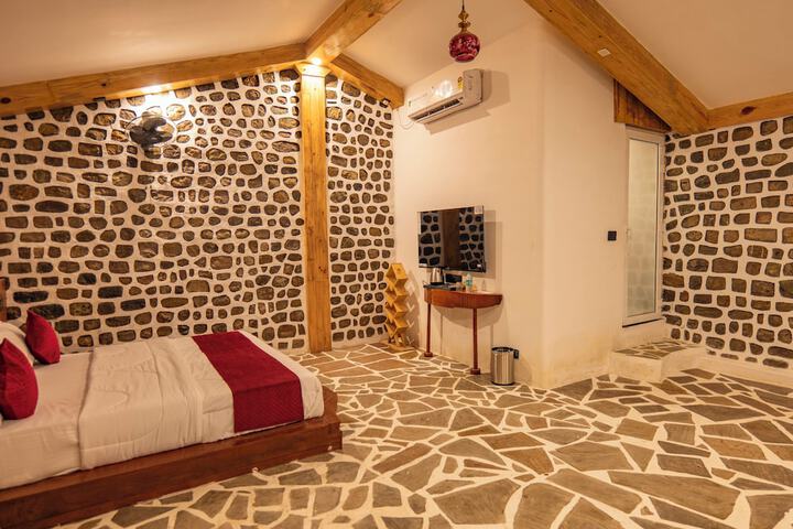 Room 3 of 27