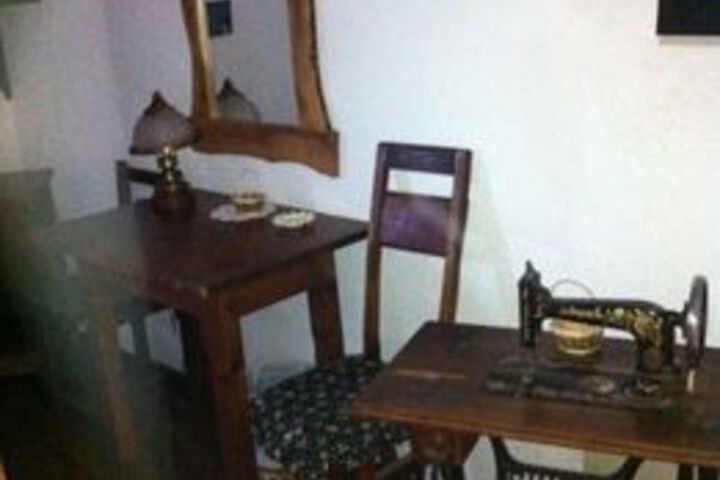 Room 17 of 27