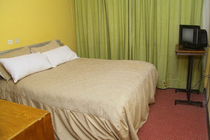 Room 3 of 39