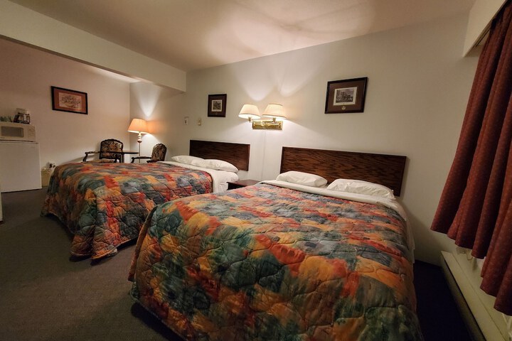 Room 6 of 15