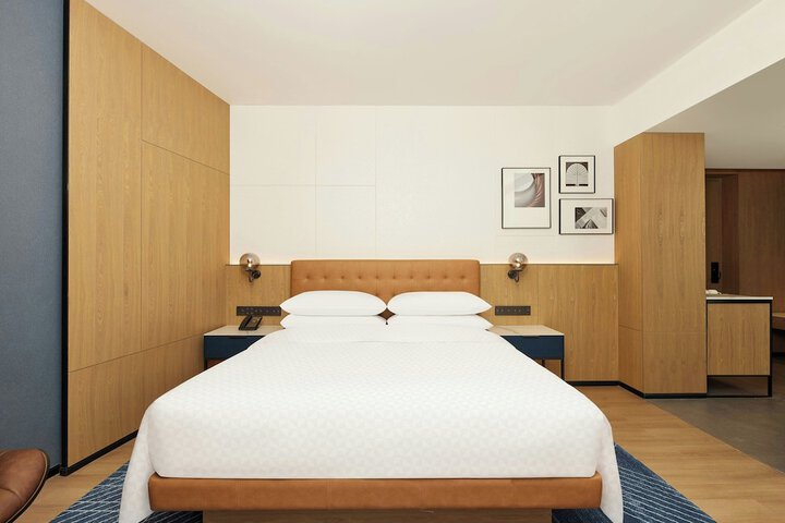 Room 12 of 24