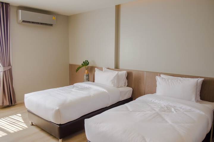 Room 17 of 80