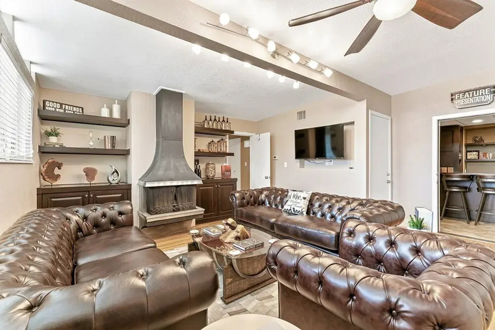 Photo of Large Luxury Home W / pool Hot-tub, Grill/bar, & cin