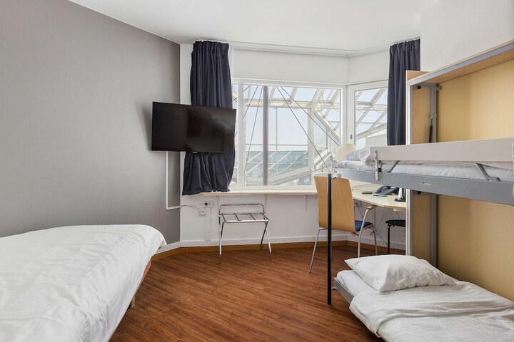 Room 17 of 82