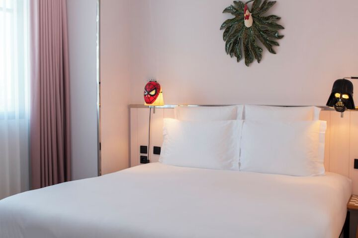 Room 27 of 192