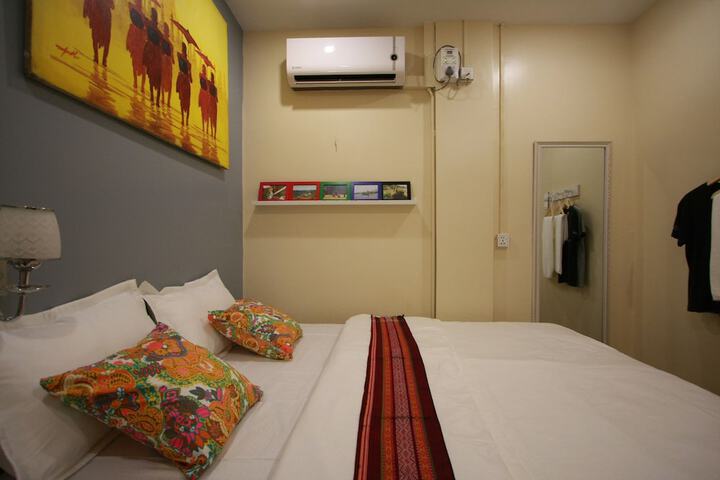 Room 30 of 43