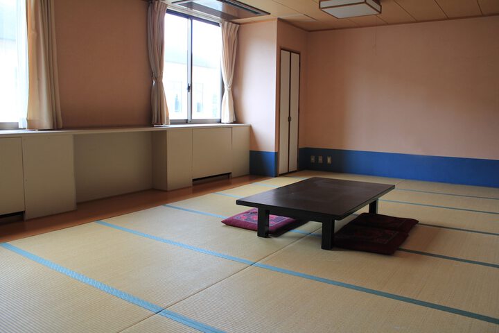 Room 3 of 25