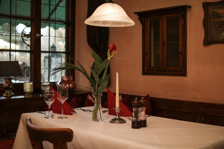 Dining 34 of 58
